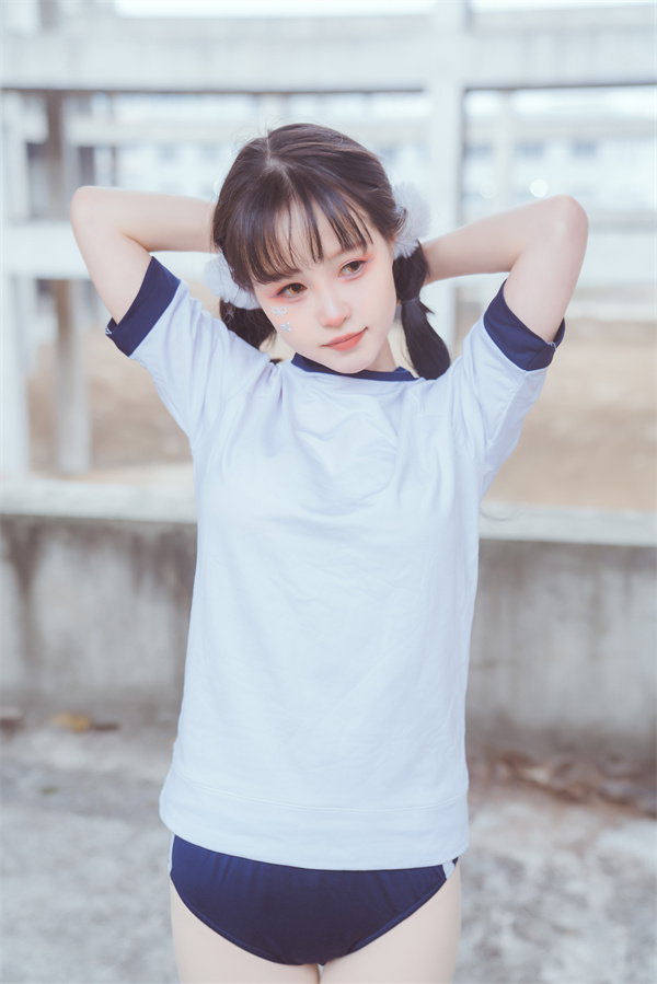 晕崽Zz写真图集，娇小可人